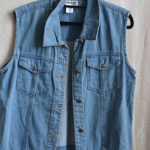 Denim Vest By Collator Creek Sz L NWT - Picture 1 of 4